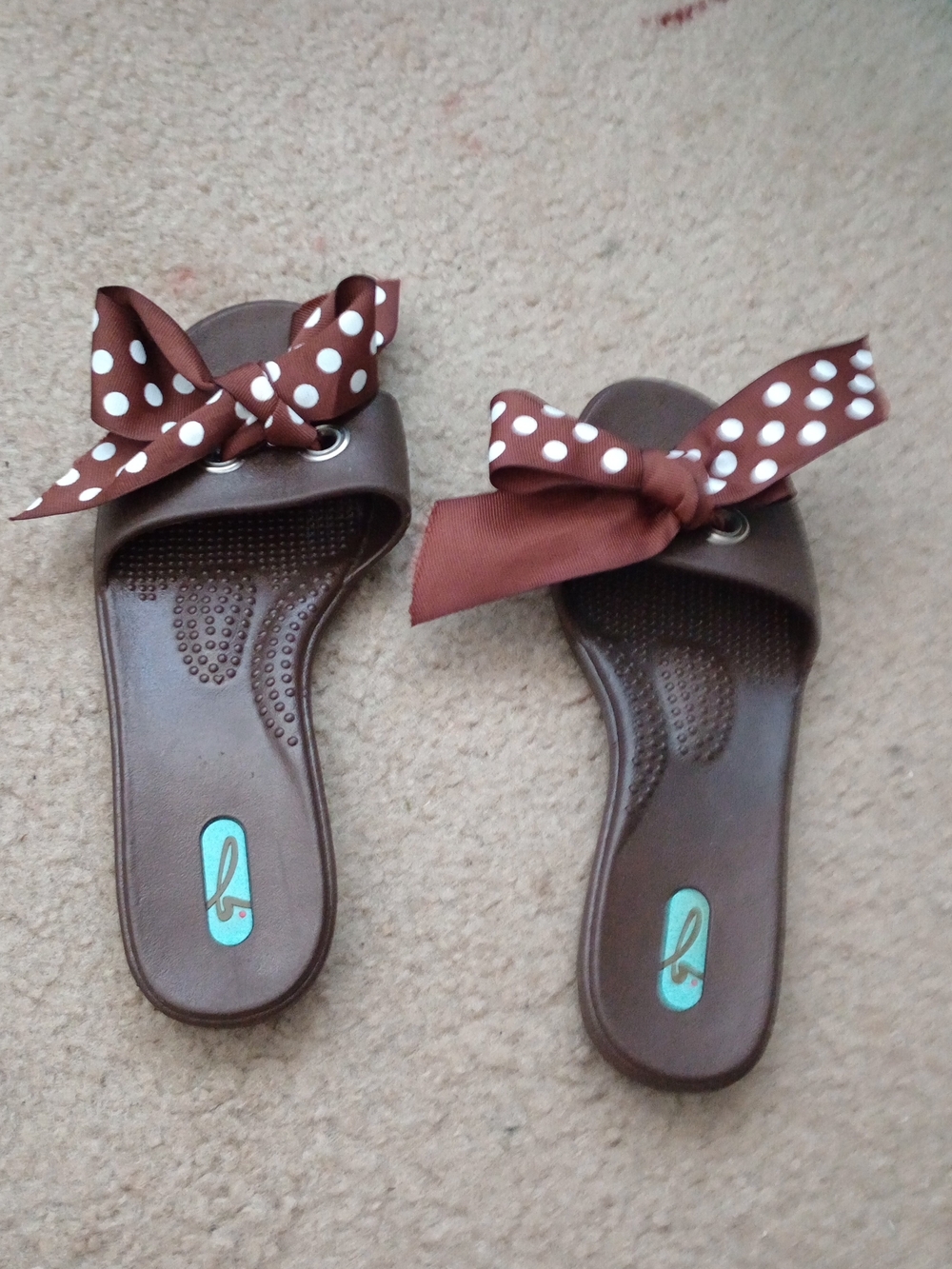 OKA b. Brown Polka Dot Bow Slide Sandals